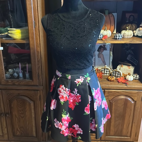 🎉HP🎉 B. Darlin 2-Piece Formal Dress Size 5/6 EUC - Picture 1 of 13